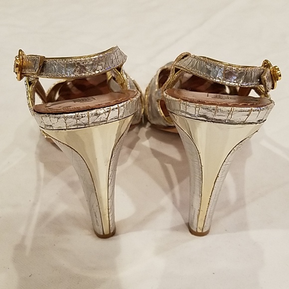 BCBGMAXAZRIA silver heels size 10 - Picture 4 of 8